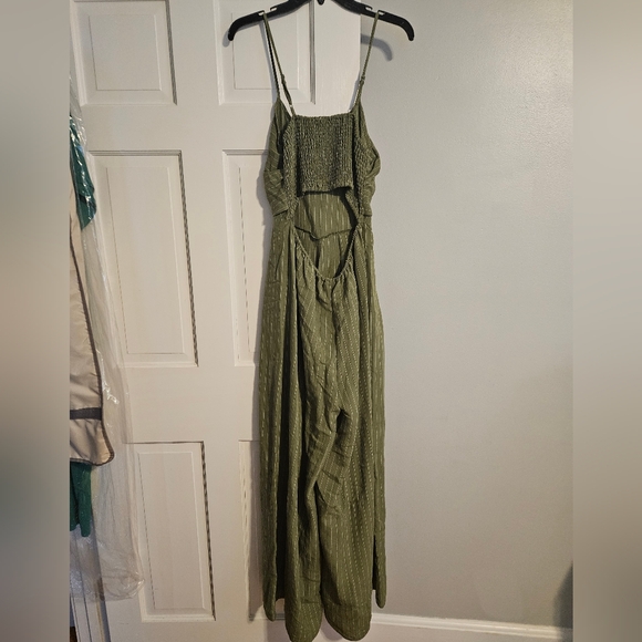 Wide Leg Jumpsuit - Picture 3 of 6